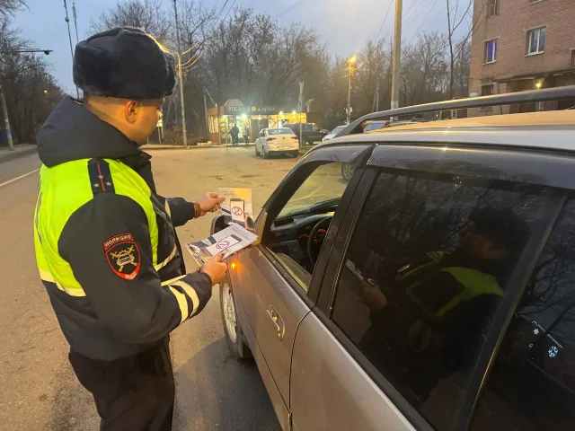 Сотрудники ГАИ Люберец напомнили водителям о соблюдении ПДД на пешеходных переходах