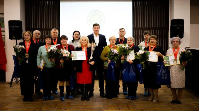 Долголеты из Люберец завоевали «бронзу» Чемпионата России по фоновой ходьбе