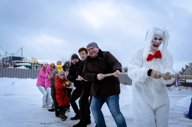 Детский праздник организовали люберецкие депутаты в деревне Марусино