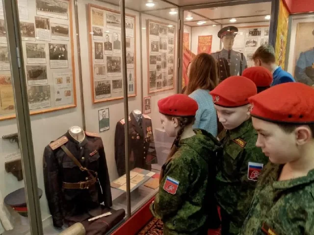 Полицейские Люберец провели для школьников День открытых дверей