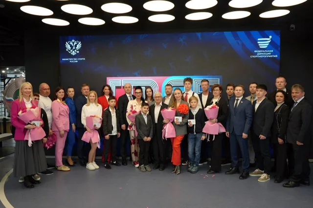 Золотые знаки отличия ГТО вручили жителям Люберец на праздновании 95-летия комплекса