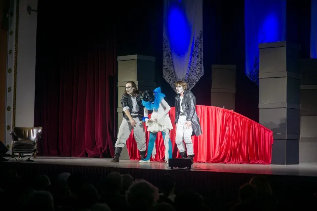 «Абсурдно синяя борода» в Люберецком Дворце культуры