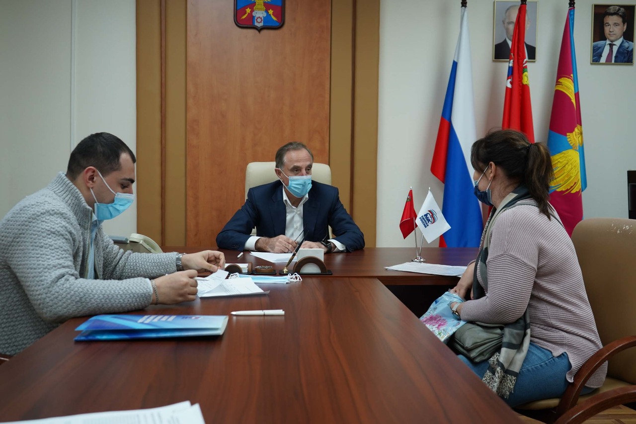 Депутат люберец. Прием граждан люберцы. Мобильное приложение мособлеирц. Дениско люберцы депутат. Прием граждан люберцы.